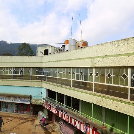 Hotel Charring Cross Ooty Exteriör bild