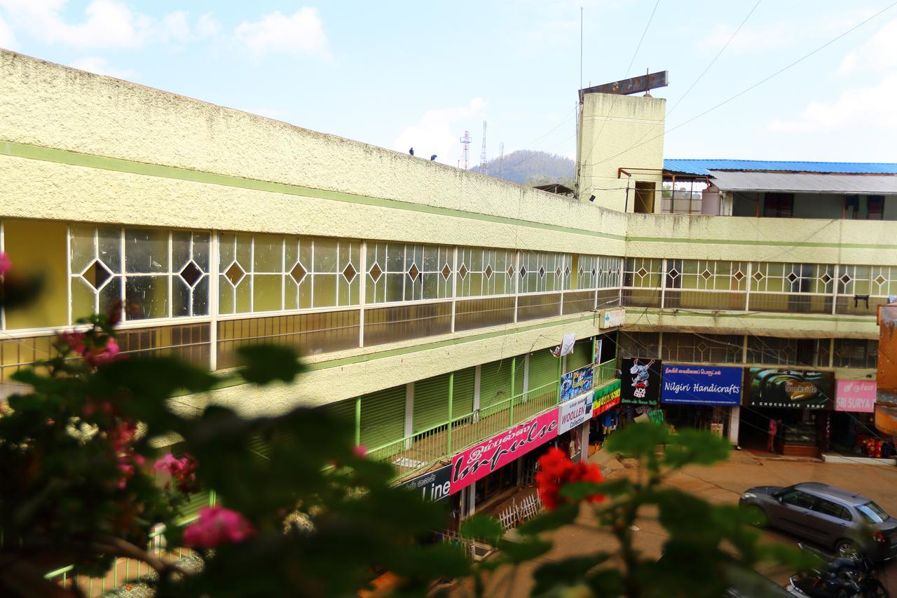 Hotel Charring Cross Ooty Exteriör bild