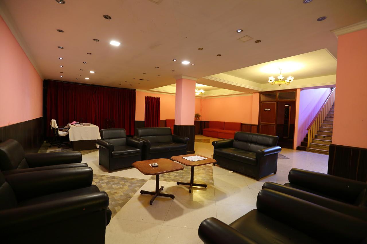 Hotel Charring Cross Ooty Exteriör bild